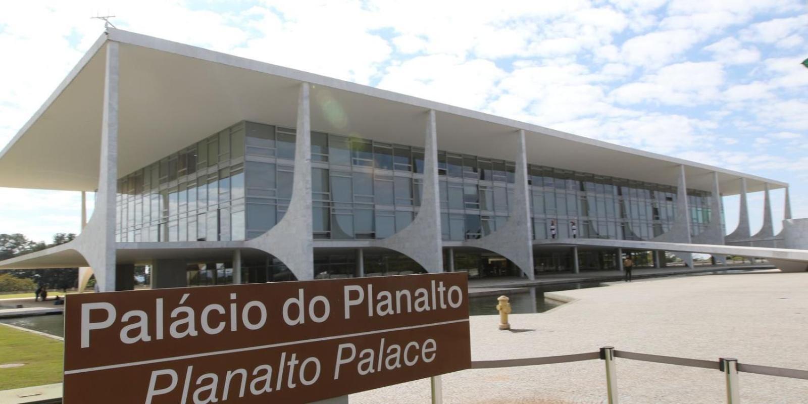 V822 Aconchegante Em Frente Ao Shopping Brasilia